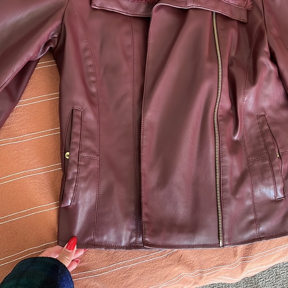 Perfect condition faux leather maroon jacket - Picture 3 of 8
